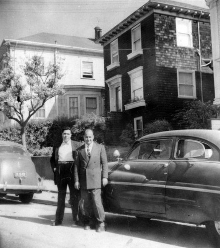 Friends on a Los Angeles street