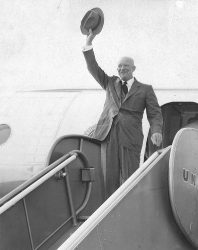 Ike waves goodbye