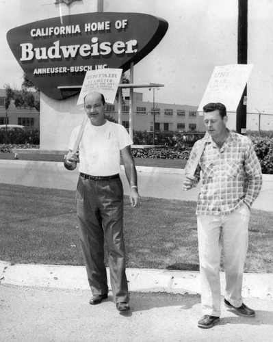 Strikers picket beer plant