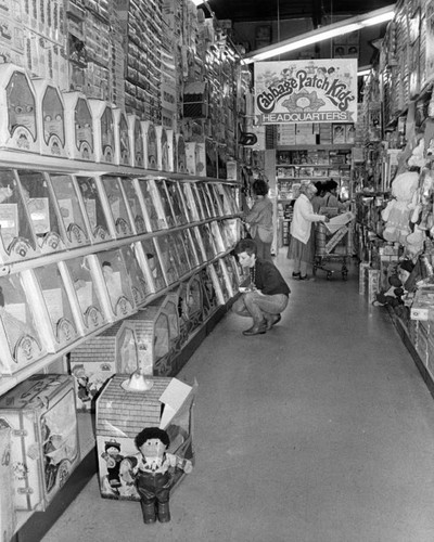 Cabbage Patch Kids at Toys R Us