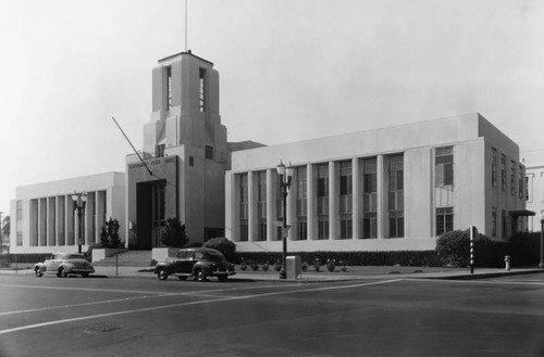 Glendale City Hall building