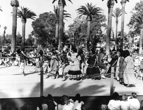 American Indian dancers