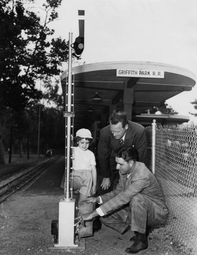 Midget train gets signal system