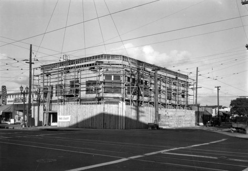 Building on Broadway and 61st Street