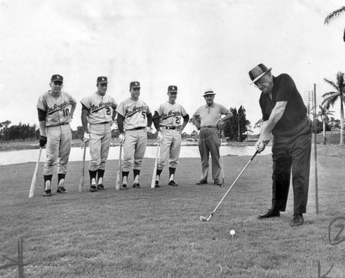 It's tee time at Dodgertown, U.S.A