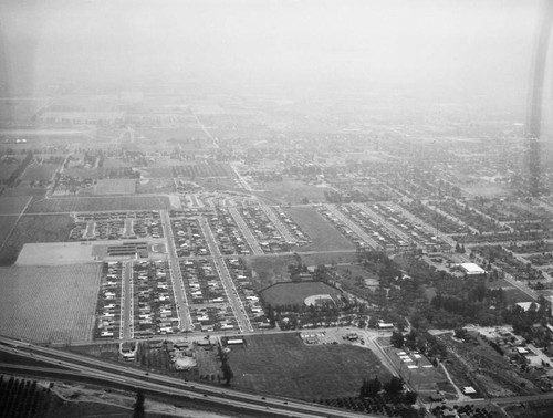 Ontario, 4th Street and Grove Avenue, looking south