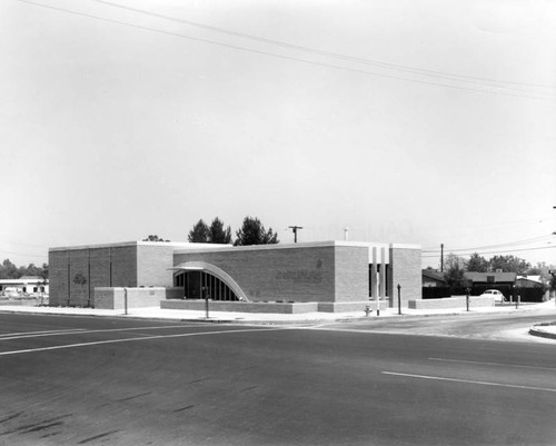 Encino-Tarzana Branch Library, exterior view