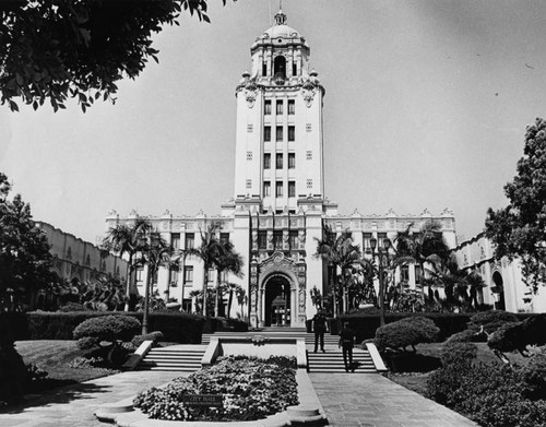 Beverly Hills Civic Center, exterior view