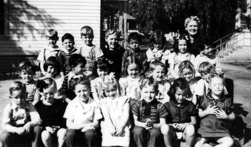 Kindergarten class photo, Elysian Heights School