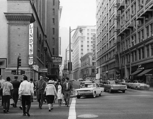 6th Street from Los Angeles Street