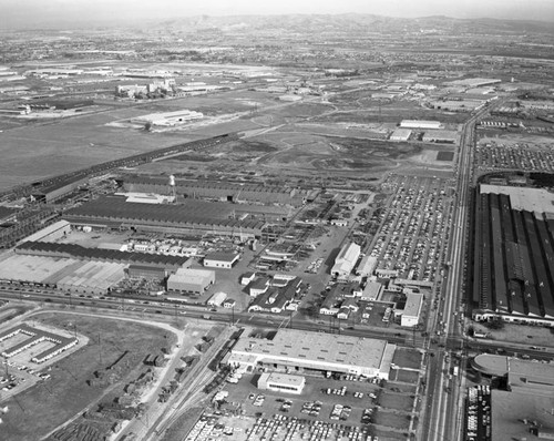 Slauson and Eastern Avenue, Commerce, looking east