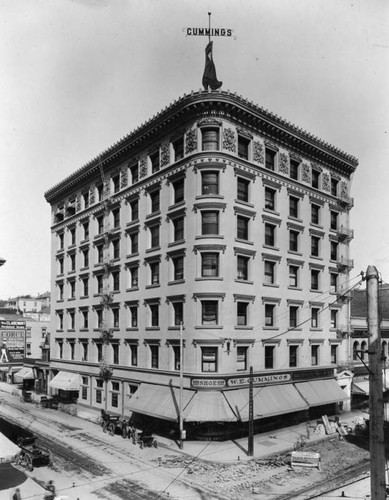 Building at 4th and Broadway