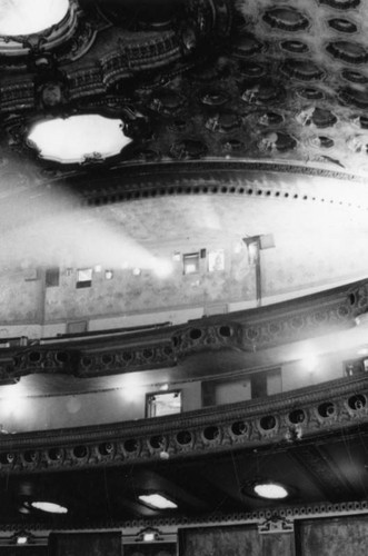 Ray of light, Los Angeles Theatre