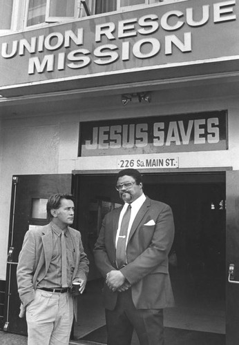 Martin Sheen and Rosey Grier, Union Rescue Mission