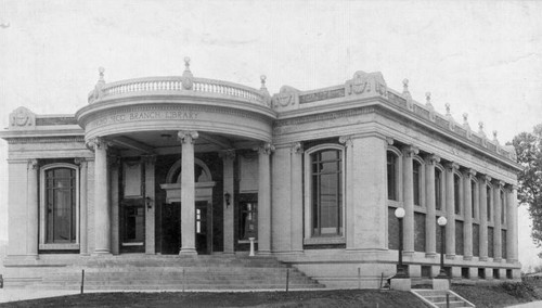 Closeup view, Arroyo Seco Branch Library