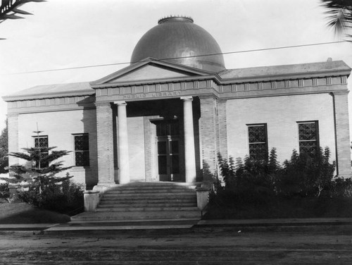 Carnegie San Pedro Public Library, entrance