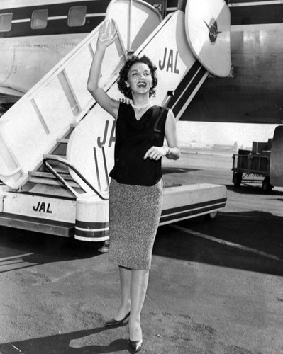 Beverly Garland at airport