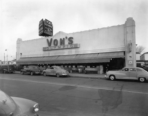 Vons Olympic Market exterior