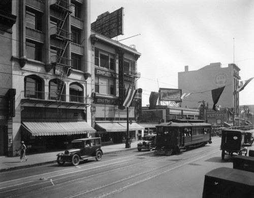 Near Broadway and 9th St