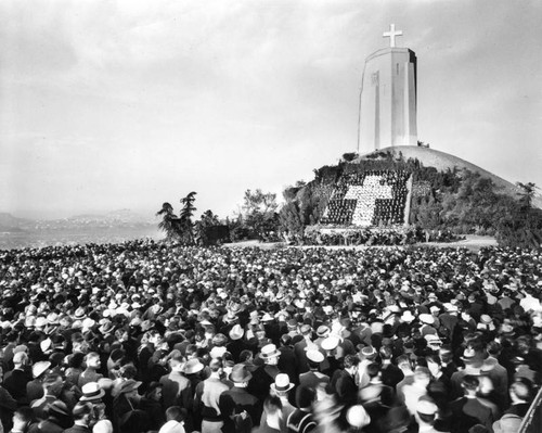 Easter sunrise service at Forest Lawn Memorial Park