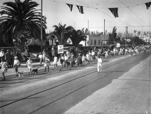 Children and dogs parade