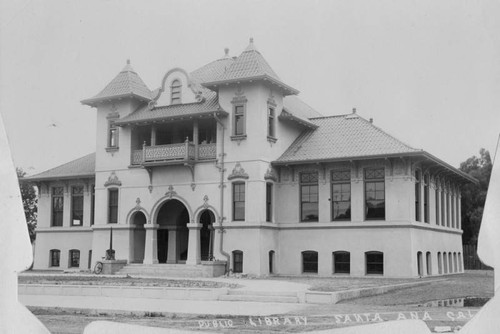 Santa Ana Public Library