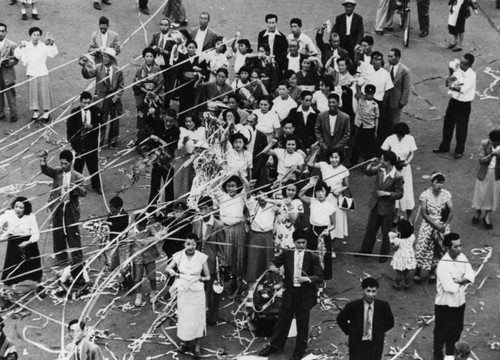 Family and friends say goodbye from dock in Japan