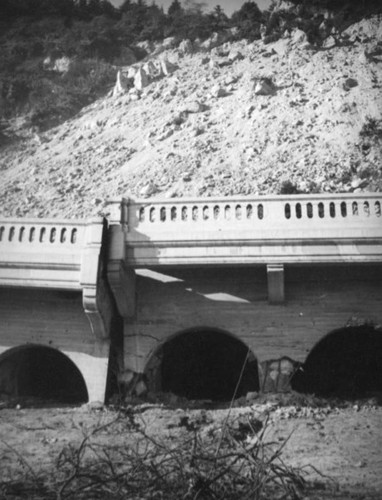 Riverside Drive broken by the Elysian Park landslide