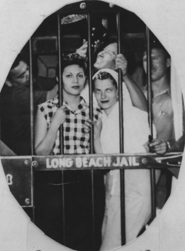 Mendoza and friends in jail prop