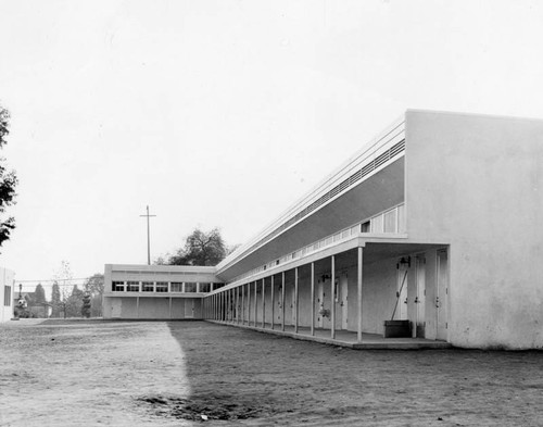 Corona Avenue School, exterior