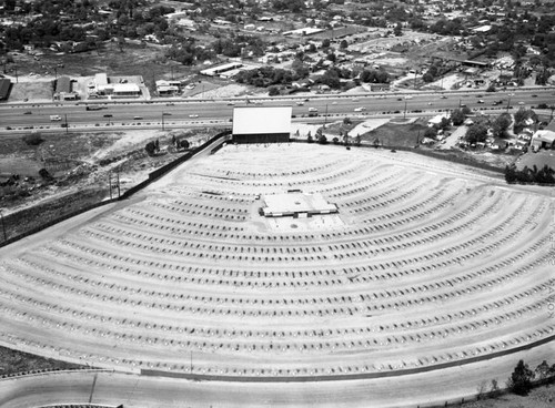 Edgewood Drive-In, Baldwin Park, looking north