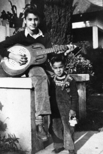 Children with guitar