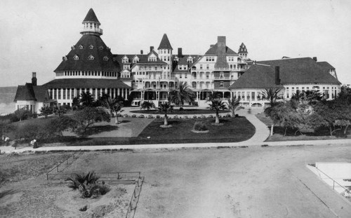 Hotel del Coronado main entrance