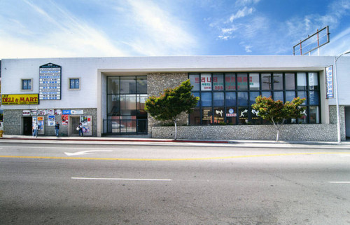 Commercial office building on 6th Street