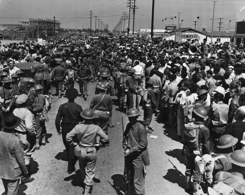 Strikers arrested by soldiers