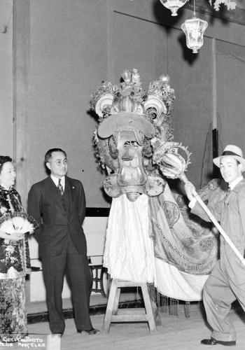 Lion dance in New Chinatown