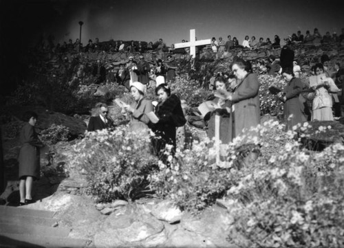 Palm Springs Easter service, view 2