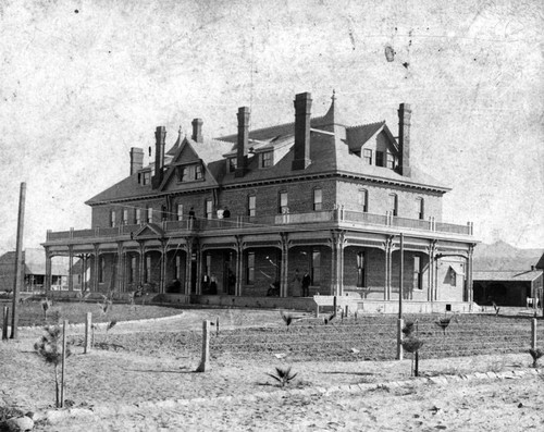 Mayberry Hotel, Hemet