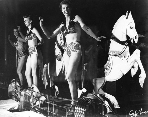 Three showgirls, Earl Carroll Theatre