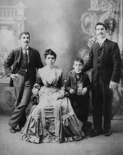 Onofrio family, a portrait