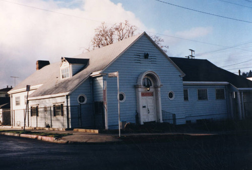 Exterior view of Cypress Park Branch Library