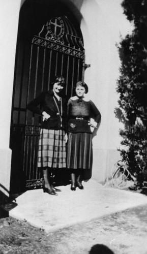 Camarillo "personalities", possibly Adolfo Camarillo's granddaughters