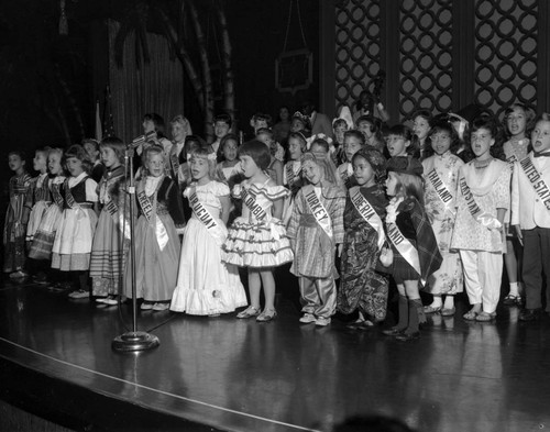 Cinderella Internationale Beauty Pageant 1964