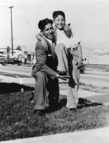 Mexican Americans in front yard