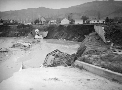 L.A. River flooding, sidewalk to nowhere in North Hollywood