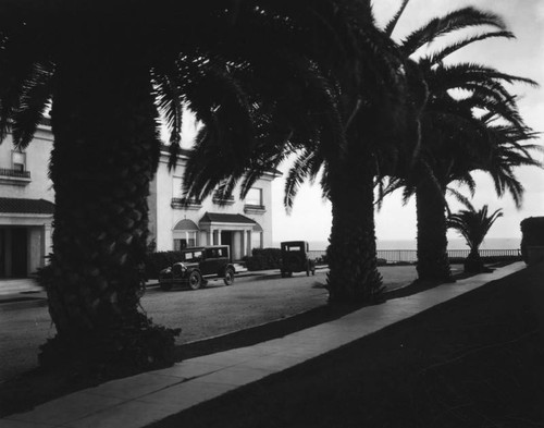 Houses by the sea in Long Beach