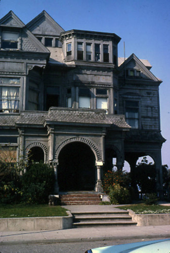 "Castle" on Bunker Hill