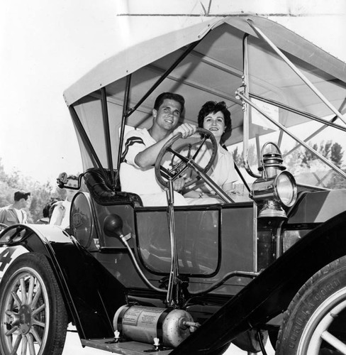 1902 auto featured in Encino show