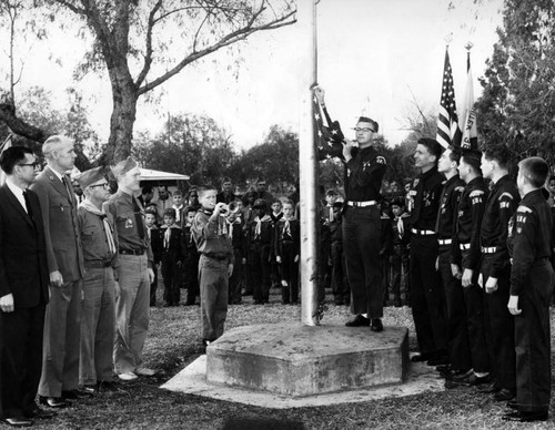 Scouts raise flag in San Fernando