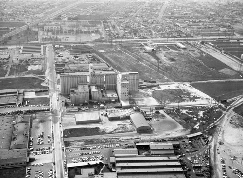 California Malting Company, Malt Avenue, looking south